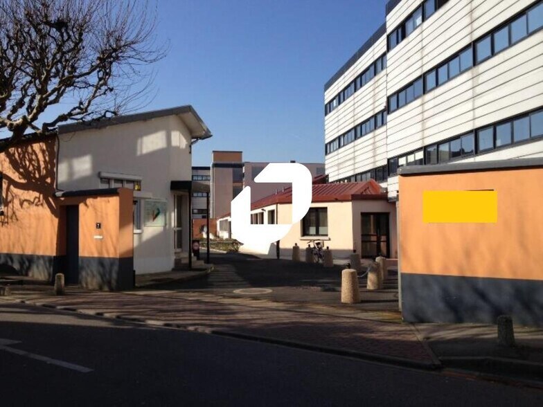7 Rue Roland Martin, Champigny-sur-Marne to rent - Building Photo - Image 3 of 10