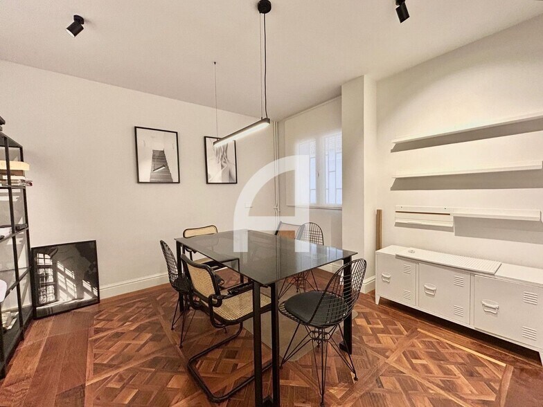 Office in Madrid, Madrid to rent - Interior Photo - Image 2 of 9