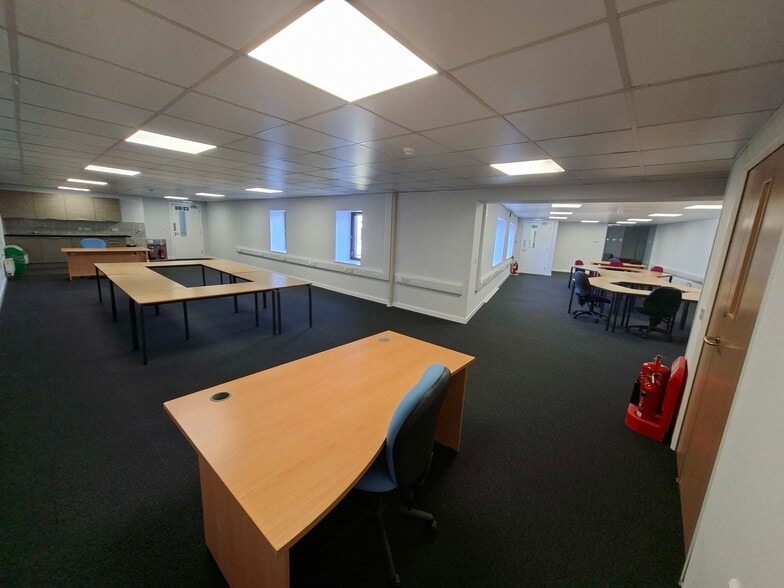 Livilands Ln, Stirling to rent - Building Photo - Image 2 of 3