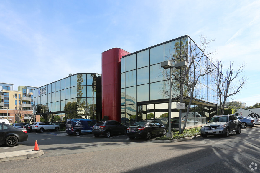 2400 Main St, Irvine, CA for rent - Building Photo - Image 3 of 6