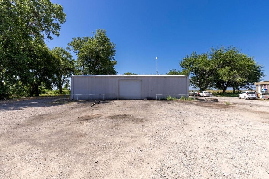 858 Old Highway 287, Waxahachie, TX for rent - Building Photo - Image 1 of 8