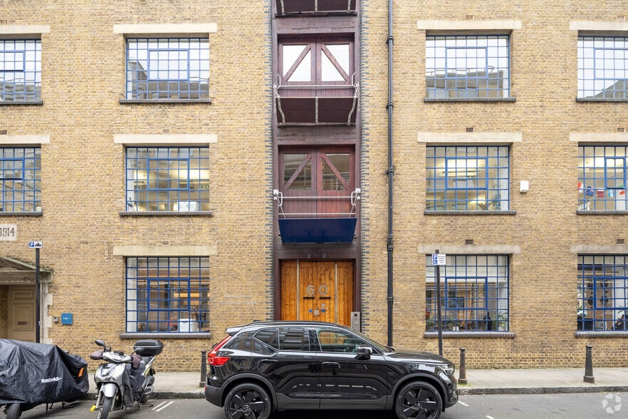 60 Gainsford St, London to rent - Building Photo - Image 2 of 6