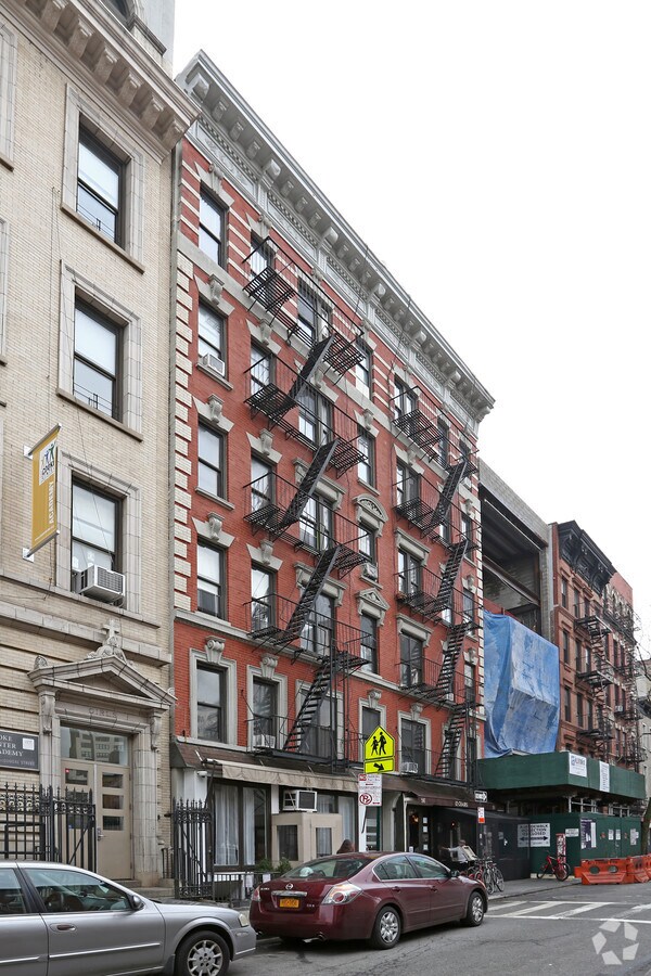 5658 Macdougal St, New York 10012 UK