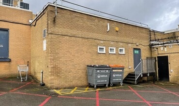 Windsor Ct, Morley to rent Building Photo- Image 1 of 3