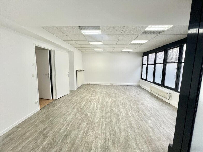 Rue Louis Pasteur, Boulogne-Billancourt to rent - Interior Photo - Image 2 of 7