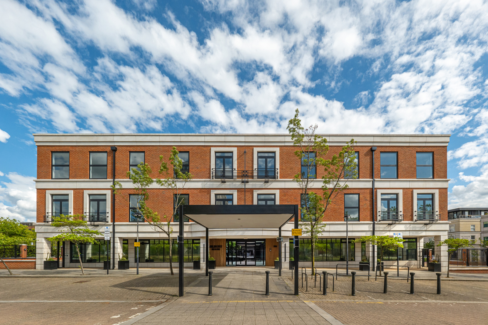 Silbury Blvd, Milton Keynes for rent Building Photo- Image 1 of 6