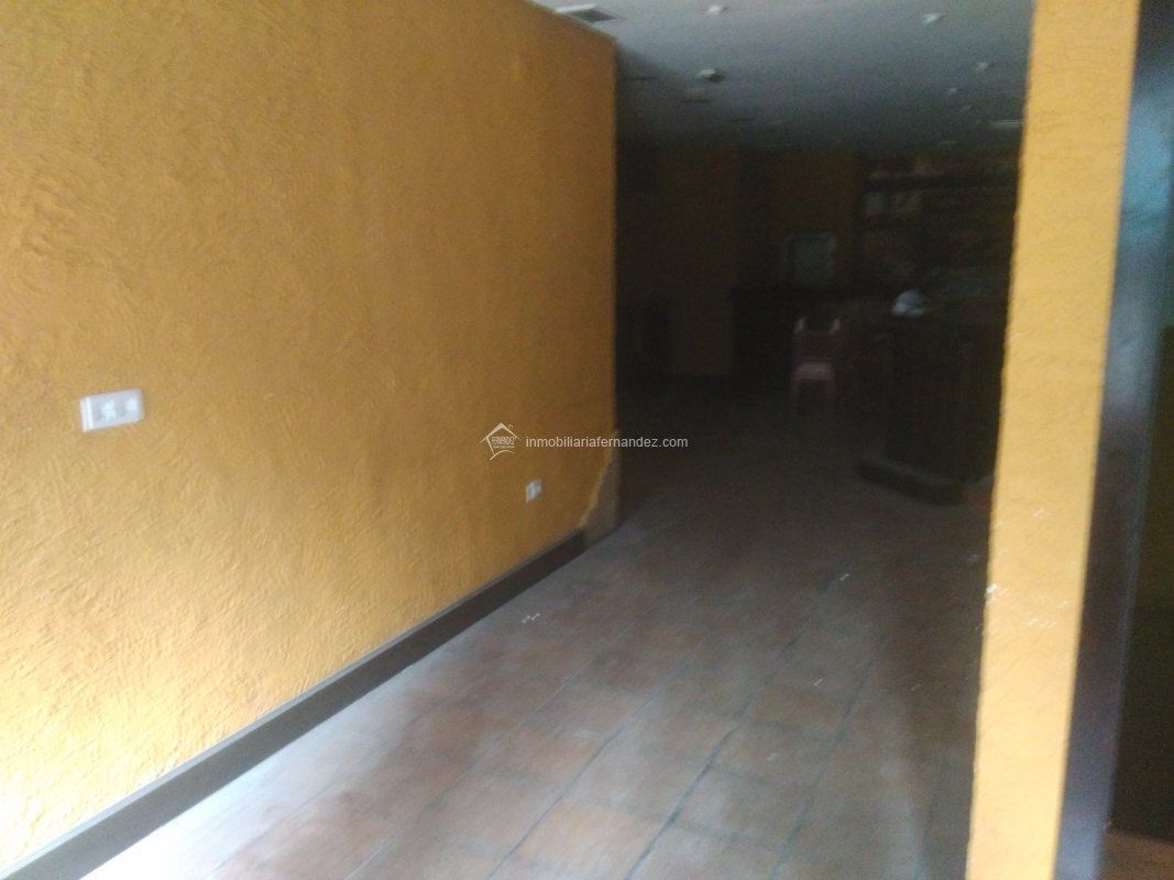 Retail in Cáceres, Cáceres to rent Building Photo- Image 1 of 19