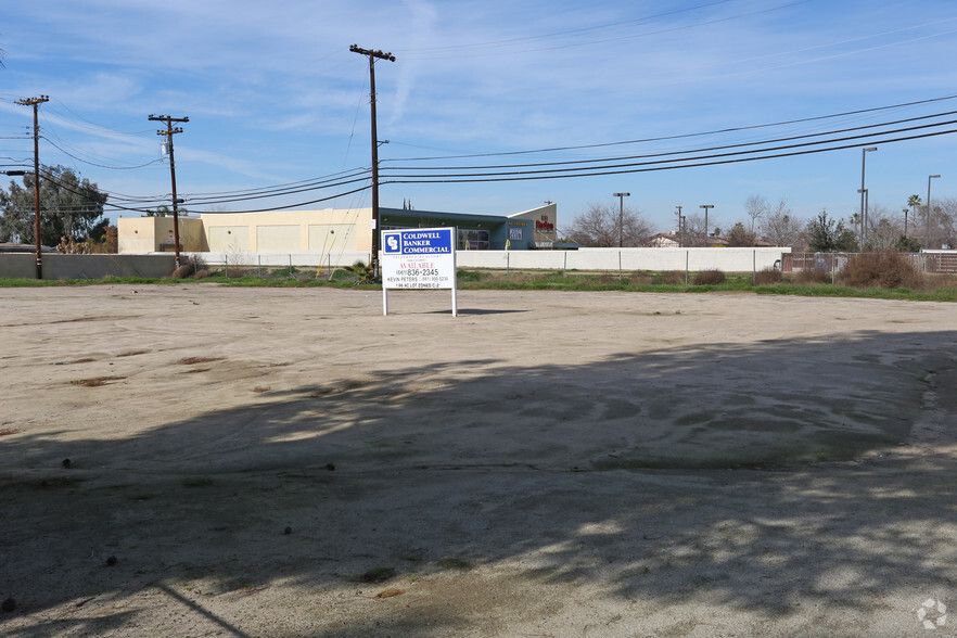 Julian Ave, Bakersfield, CA for sale - Building Photo - Image 2 of 3