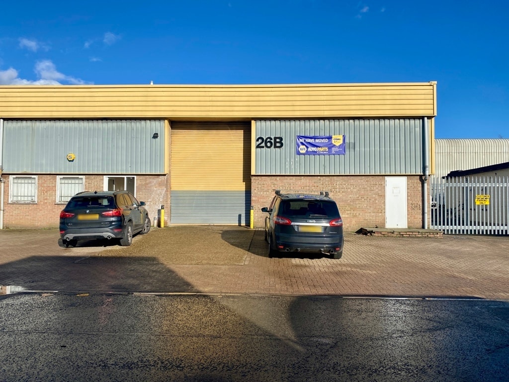 Sundon Park Rd, Luton to rent Primary Photo- Image 1 of 2