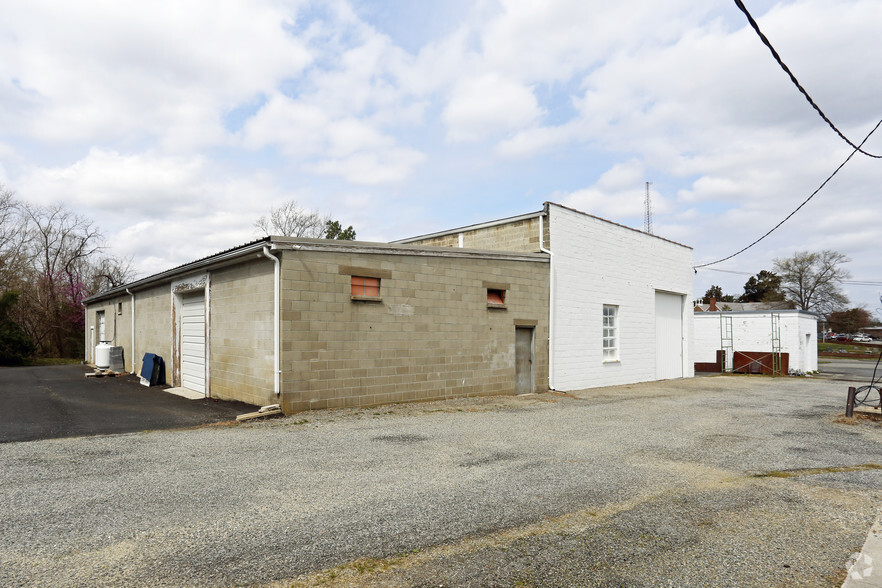 6004 Richmond Rd, Warsaw, VA for rent - Building Photo - Image 3 of 4