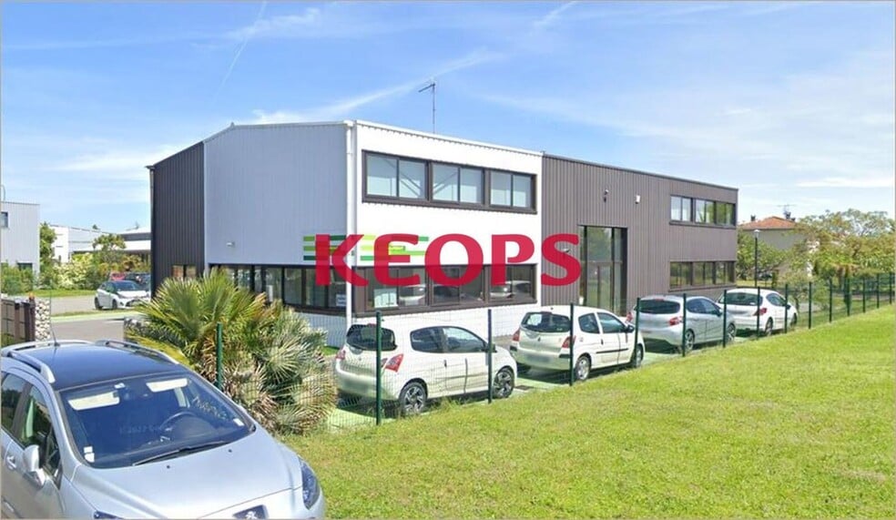 24 Rue Raymond Grimaud, Blagnac to rent - Building Photo - Image 2 of 15