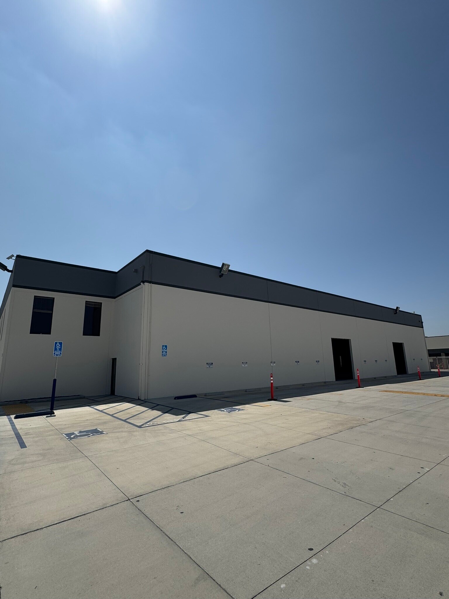 18420 Hart St, Reseda, CA to rent Building Photo- Image 1 of 5