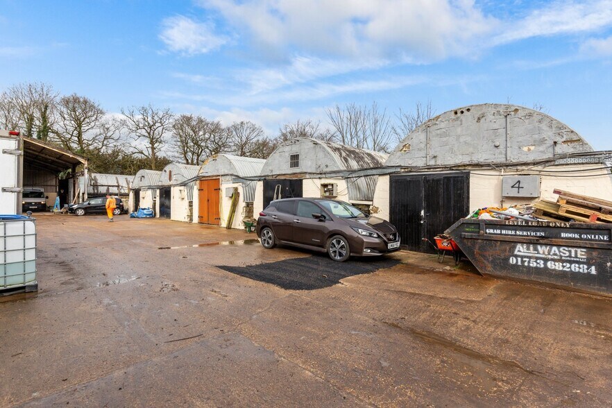 Clockhouse Ln E, Egham for sale - Primary Photo - Image 1 of 1