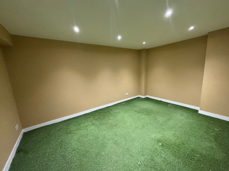 5 Crown St, Aberdeen to rent - Building Photo - Image 3 of 4