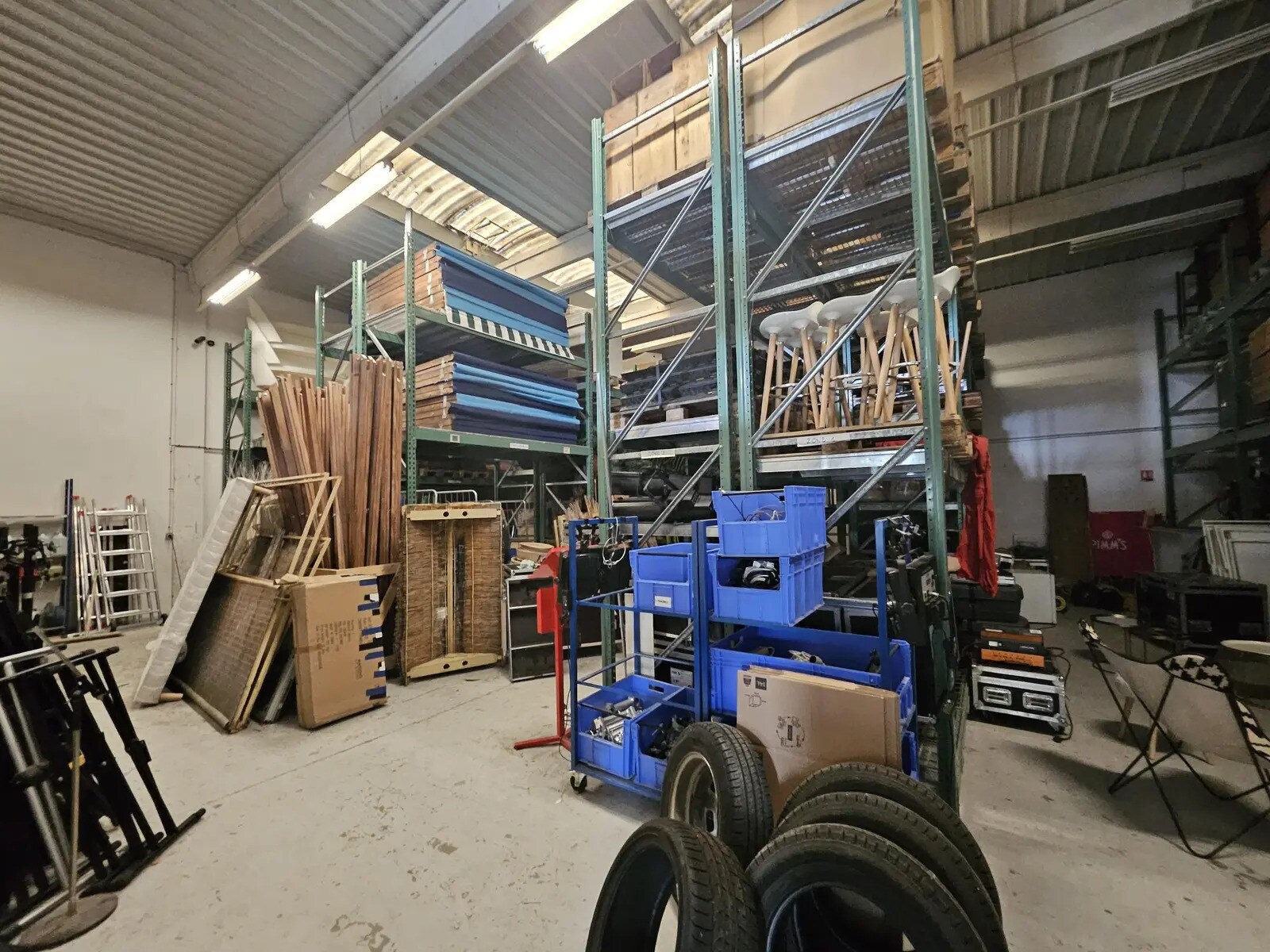 Light Industrial in Moissy-Cramayel to rent Building Photo- Image 1 of 6