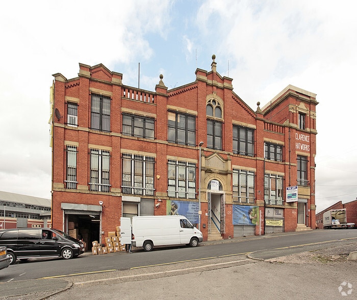 45 Julia St, Manchester to rent - Building Photo - Image 3 of 6
