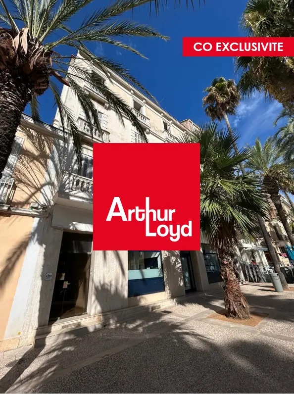 Office in Hyères for sale Primary Photo- Image 1 of 11