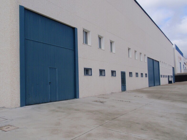 Avenida de las Retamas, 12, Casarrubios del Monte, Toledo for sale - Building Photo - Image 3 of 14