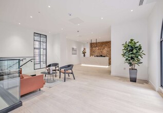 3 Moorgate Pl, London for rent Interior Photo- Image 1 of 24