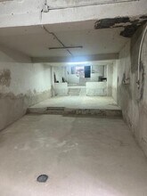 Retail in Madrid, Madrid to rent Interior Photo- Image 2 of 5