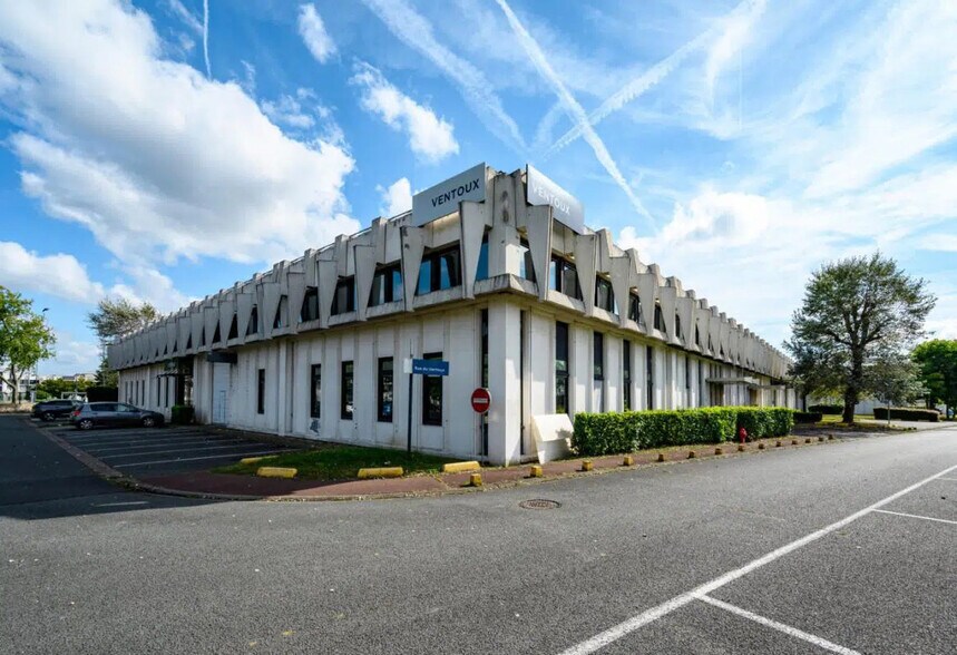 Industrial in Évry-Courcouronnes to rent - Building Photo - Image 3 of 16
