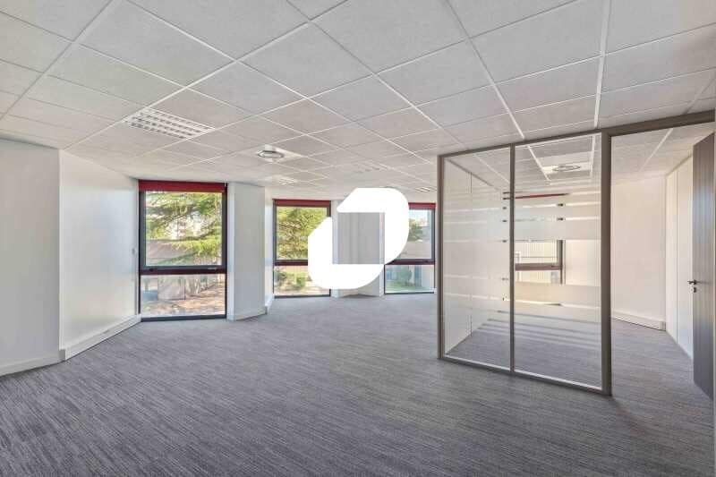 Office in Vénissieux to rent Interior Photo- Image 1 of 33