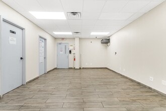 4401-4409 Wanda Ave, McAllen, TX to rent Interior Photo- Image 2 of 19