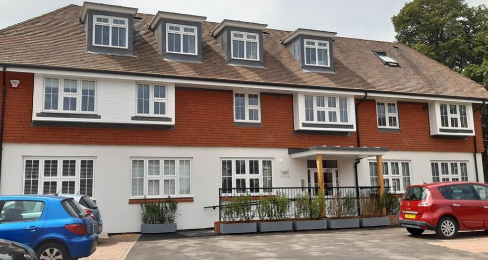 Chequers Ln, Walton On The Hill to rent - Building Photo - Image 1 of 2