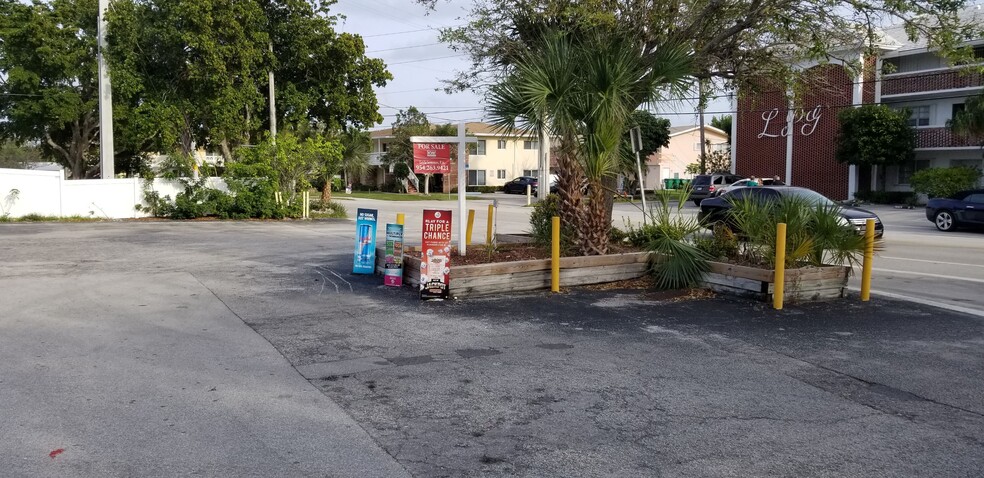 2001 NE 39th St, Lighthouse Point, FL for sale - Building Photo - Image 1 of 1