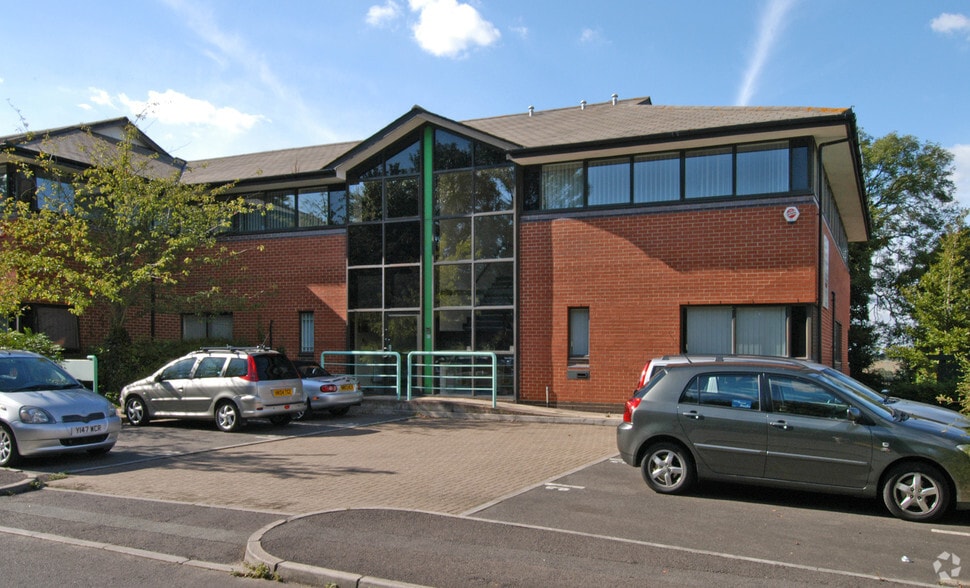 Standard Way, Fareham for sale - Primary Photo - Image 1 of 1