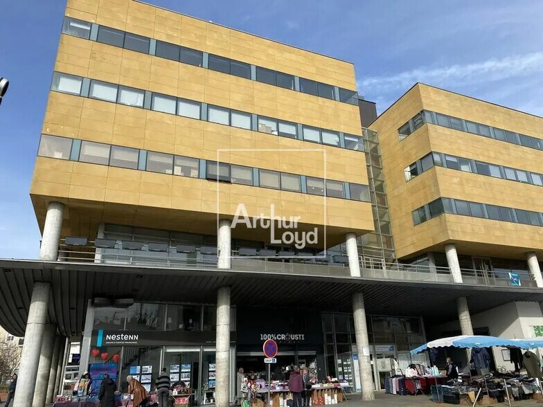 Office in Chilly-Mazarin to rent - Building Photo - Image 1 of 1