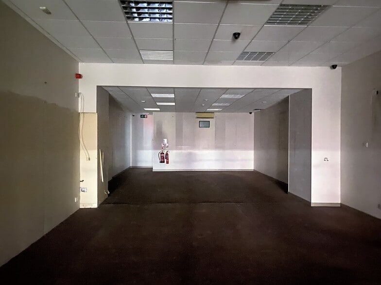 199 High St, Kirkcaldy to rent - Building Photo - Image 2 of 2