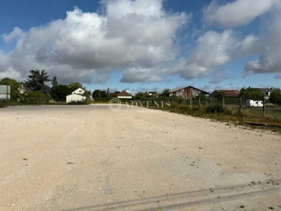 Land in Blois to rent Building Photo- Image 1 of 3