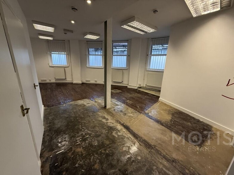 Cheriton Pl, Folkestone to rent - Building Photo - Image 2 of 9