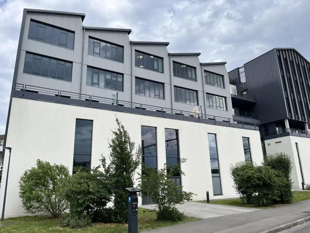 Location Bureaux 408 m² - Photo 1