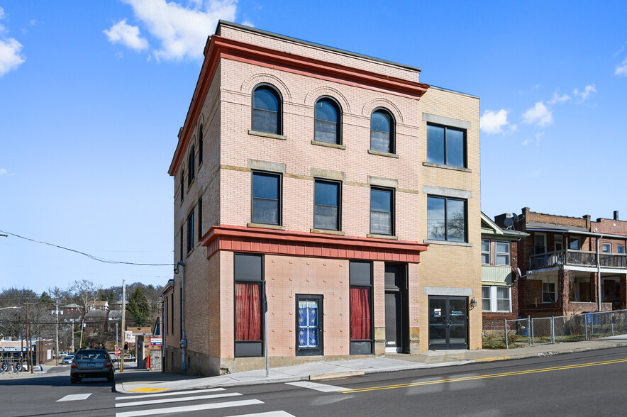 1101 Greenfield Ave, Pittsburgh, PA for sale - Building Photo - Image 1 of 1