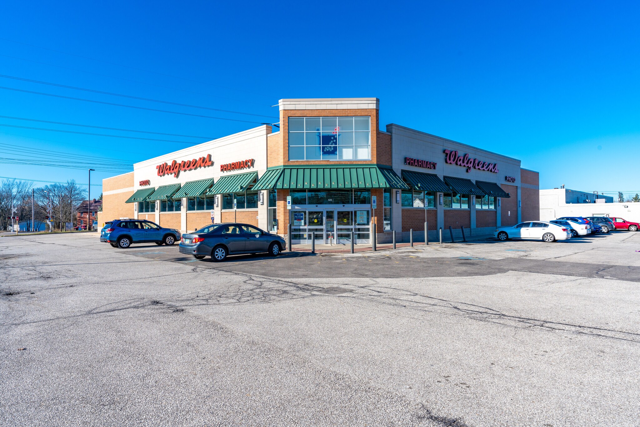 520 Broadway Ave, Bedford 44146 Walgreens 13 Yr Primary Term