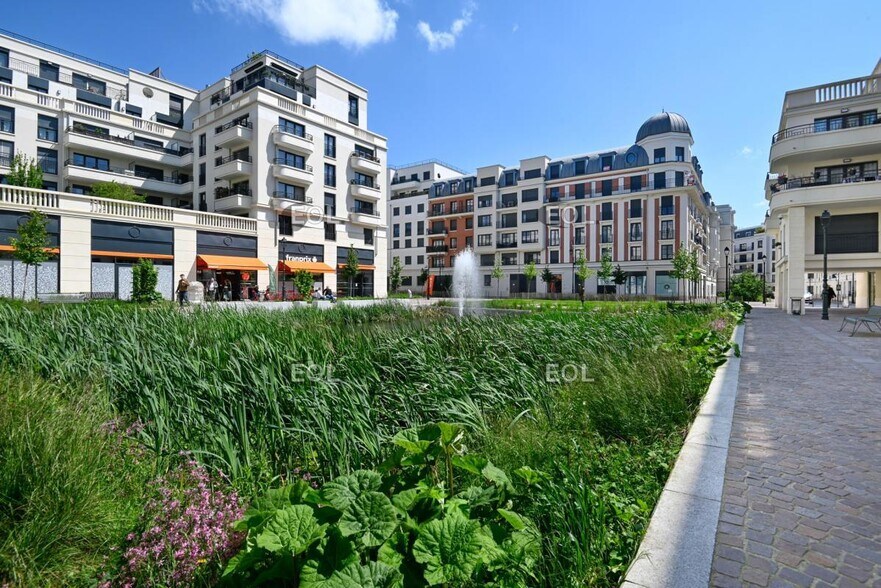 411 Avenue Du Général De Gaulle, Clamart to rent - Building Photo - Image 3 of 4