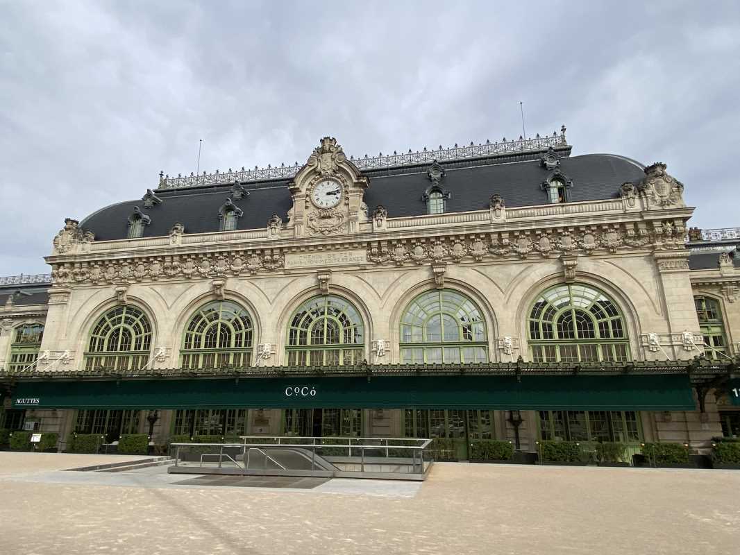 Office in Lyon to rent Building Photo- Image 1 of 25