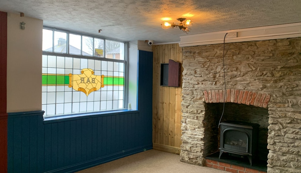 15 Ford St, Tavistock for sale - Interior Photo - Image 3 of 6