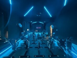 16-18 Bradford Rd, Brighouse to rent Interior Photo- Image 2 of 5