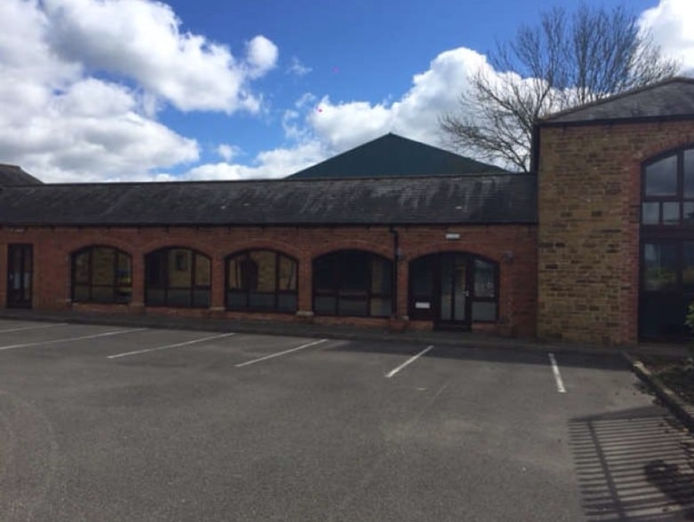 Sywell Aerodrome, Sywell for sale - Primary Photo - Image 1 of 1