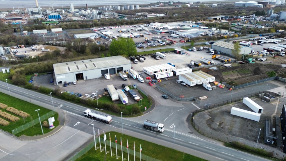 South Rd, Ellesmere Port for sale - Primary Photo - Image 1 of 1
