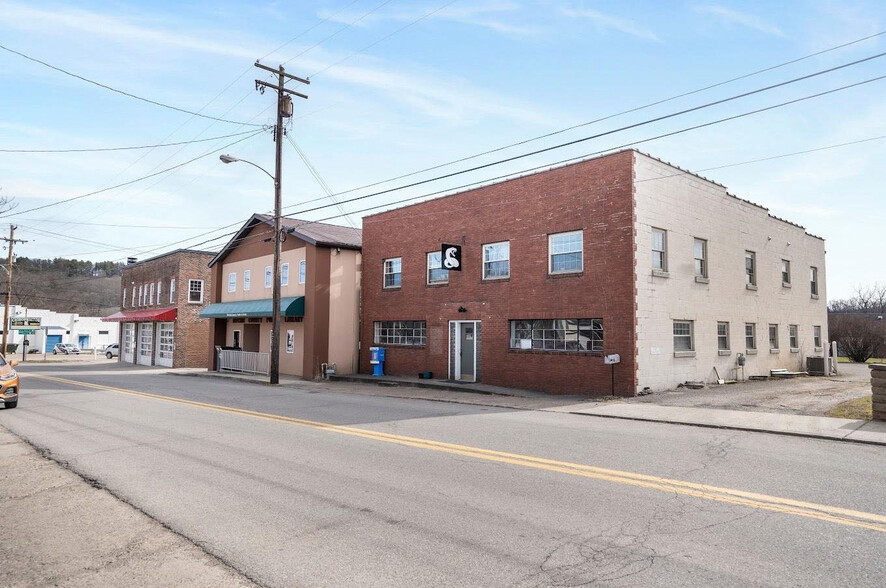 600 E Main St, Harrisville, WV for sale - Building Photo - Image 1 of 1