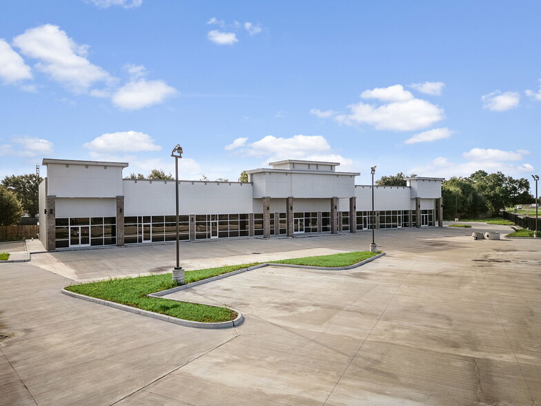 2215 Allen Genoa Rd, Pasadena, TX for sale - Building Photo - Image 1 of 13