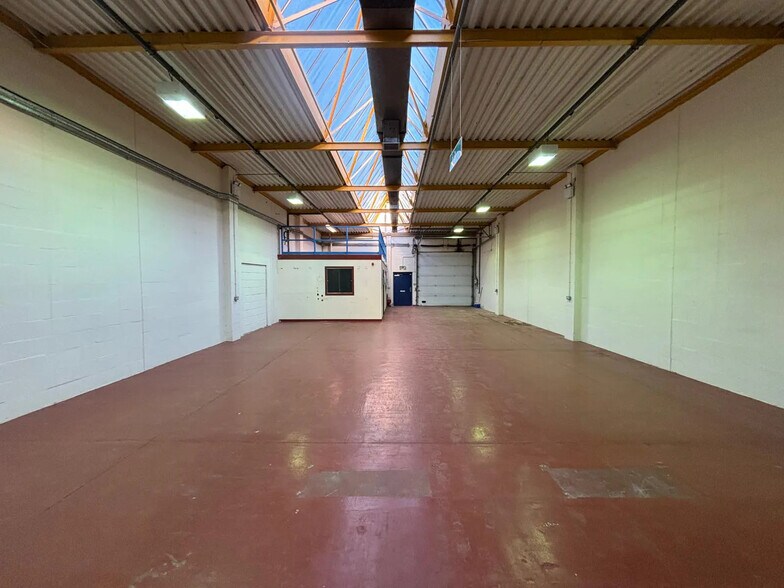 19 Tennant Ave, East Kilbride to rent - Building Photo - Image 3 of 11