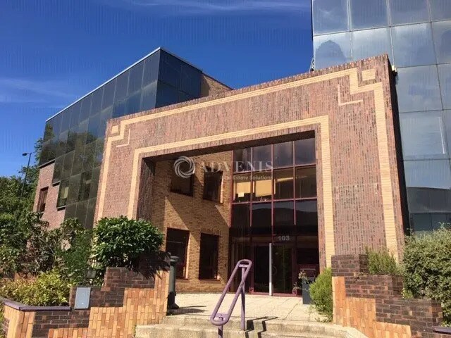 Office in Saint-Germain-en-Laye to rent - Primary Photo - Image 2 of 13