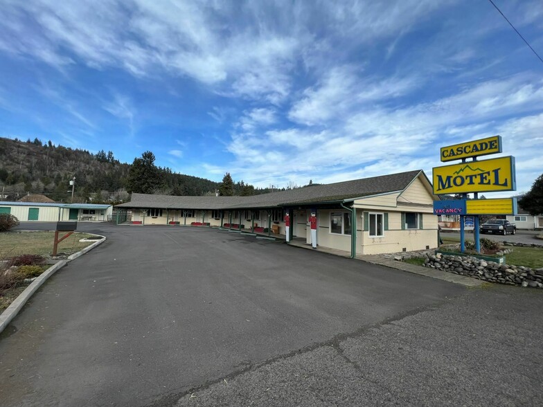 Cascade Motel & Self Storage portfolio of 2 properties for sale on LoopNet.co.uk - Building Photo - Image 2 of 50