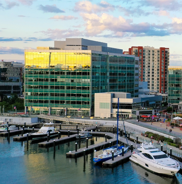 2200 Atlantic St, Stamford, CT to rent - Building Photo - Image 3 of 16