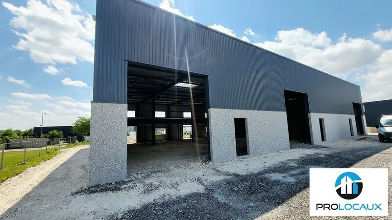 Location Local d'activités 340 m² - Photo 1